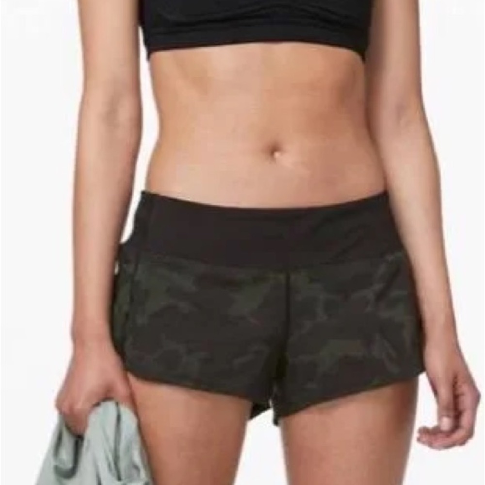 lululemon athletica speed up shorts - size 6 Athletic Shorts
